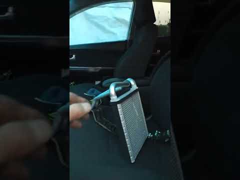 Видео: как поменять печки радиатора на kia rio и hyundai
