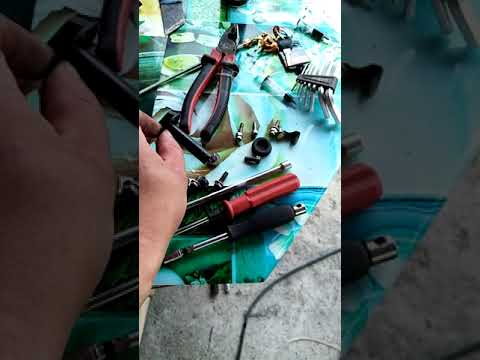 Видео: Как снять пластик, регулировка клапанов Кавасаки ззр 1200