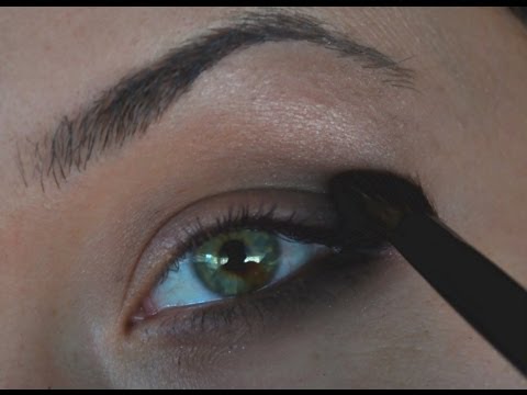 Видео: КАК ПРАВИЛЬНО РАСТУШЕВЫВАТЬ ТЕНИ / HOW TO BLEND EYESHADOWS