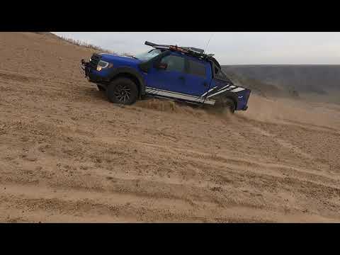 Видео: Песчаный подъем на р.Или. Вытаскиваем Chevrolet Captiva