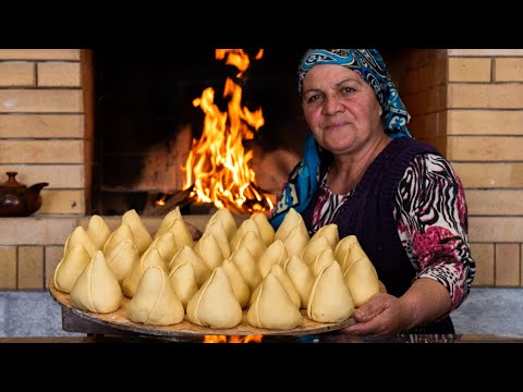 Видео: Как Мы Печём Самсу — Домашний Рецепт Мясных Пирожков 🏡🥟