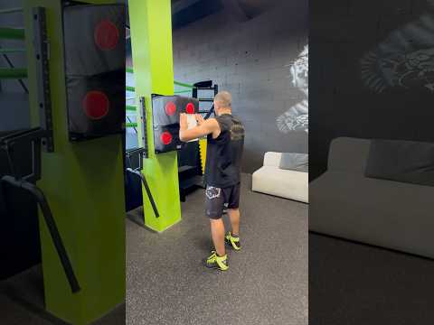 Видео: Челночная работа на листике бумаги #boxing #kickboxing #motivation #mma #muaythai #fighter #prihod