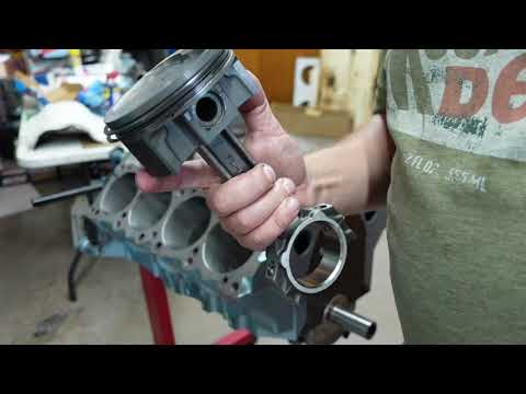 Видео: Восстановление двигателя Pontiac 400 GTO 1968 года — сборка, часть 3 (нижняя часть) #pontiacgto #...