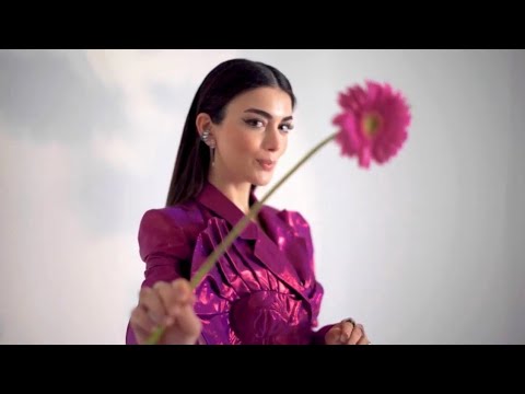 Видео: Özge Yağız [Нежная] ~ Озге Ягыз