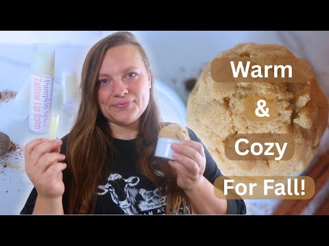 Видео: Уход за кожей с тыквенным и пряным жиром 🍂 Натуральный бальзам для губ и скраб, который вам понра...