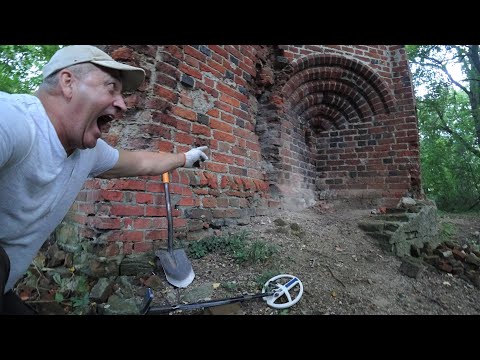 Видео: Я попал назад в прошлое с металлодетектором... Забытая цивилизация!
