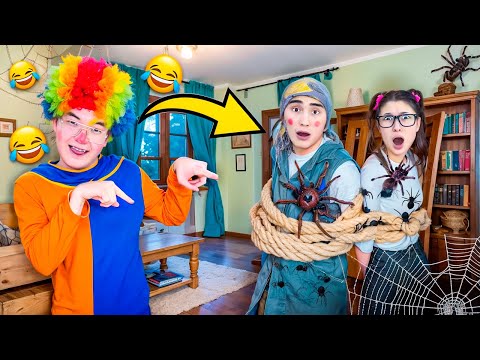 Видео: ЗЛОЙ КЛОУН НЯНЯ🤡😭| МОЛЖАН МАМА👩🏻| МАМА ЕКЕУМІЗДІ ПАУКТАРМЕН ҚОРҚЫТТЫ😭🤯