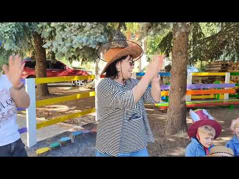 Видео: Свято капелюхів в садочку КОЛОбок 🧑‍🎓