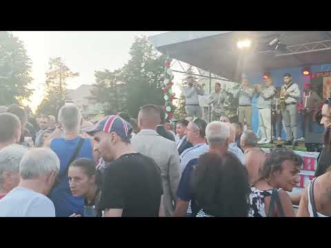 Видео: 51 години град Гулянци Литаковска Духова музика 