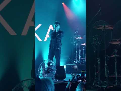 Видео: МУККА - Жди меня дома (концерт)