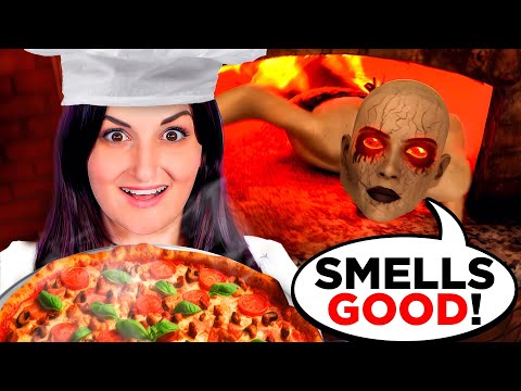Видео: Я пытался работать в пиццерии... но жуткая женщина не оставляет меня в покое