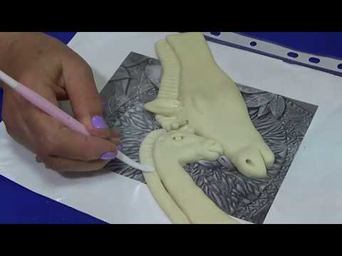 Видео: Интерьерное панно с жирафами. Работа из соленого теста .