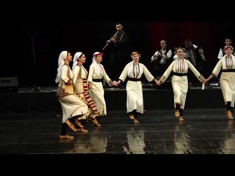 Видео: Фолклорен Ансамбл Седенка - Поречки игри / Folkloren Ansambl Sedenka - Porecki igri