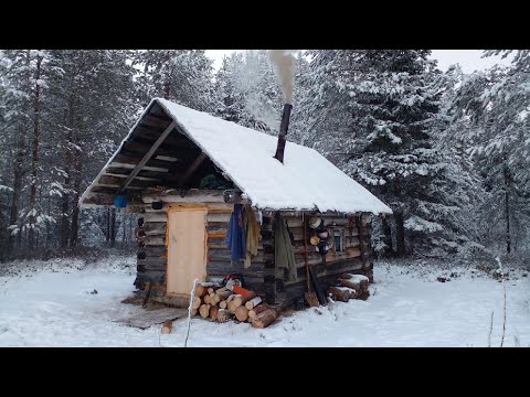 Видео: НОЧУЮ в ИЗБЕ. ПЕРВЫЙ ЛЁД на ТАЁЖНОМ ОЗЕРЕ где Я НЕ БЫЛ 12 ЛЕТ. ЩУКИ на ЖЕРЛИЦЫ. Первая серия.