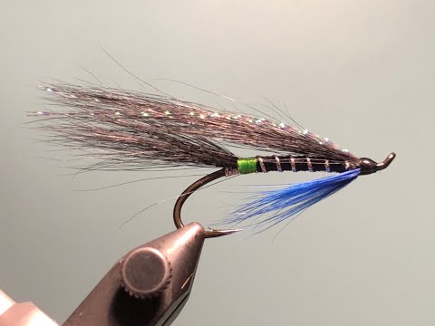 Видео: Лососёвая мушка Ponoi Green (Salmon Fly) Как связать