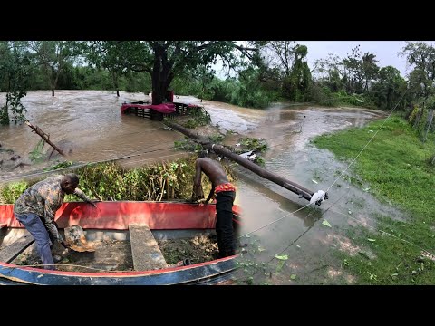 Видео: Во время урагана Мелисса и после него в моем сообществе в Милк-Ривер