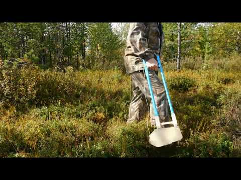 Видео: Комбайн для сбора ягод СТОЯ! НЕ СГИБАЯ СПИНЫ! / Harvester for picking berries!