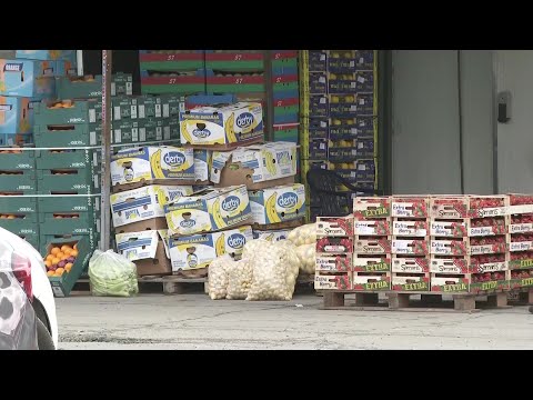 Видео: Пазарната инспекција во акција на кванташки, се контролираат трговците со овошје и зеленчук