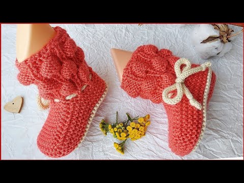 Видео: Вязаные Пинетки. Пинетки спицами узором "Малинки".
