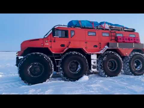 Видео: Ну отлично, оторвали фаркоп: как вездеходы в Арктике вытаскивают друг друга (из Салехарда в Сеяху)