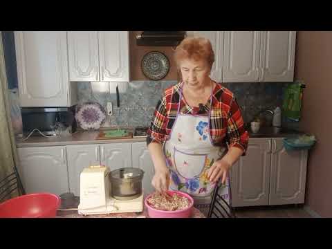 Видео: Делаем очень вкусные шпикачики.