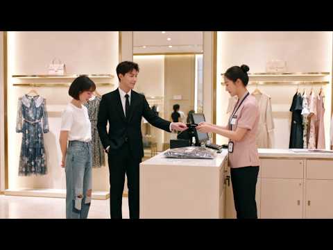 Видео: Бедная девушка не может купить платье; CEO платит, и она влюбляется💞 #cdrama #ceo