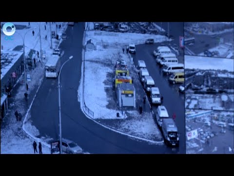Видео: Остановка по желанию. Почему водители автобусов заставляют ждать пассажиров в салоне?