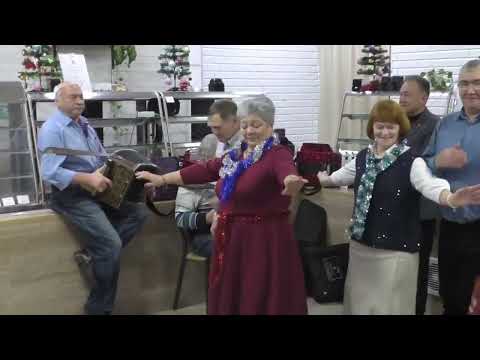 Видео: Пляска под гармонь. Встреча друзей. Измайловский и парк Кузьминки. Слабонервным не смотреть!