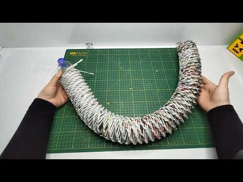 Видео: Чудесный дверной венок, который можно сделать из газет