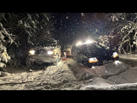 Видео: Jeep WJ и УАЗ Патриот в сказочном зимнем лесу. Неспешное медитативное видео.