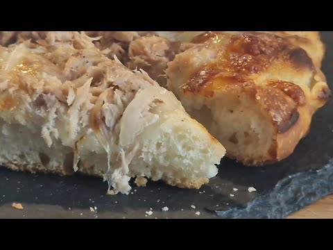 Видео: Очень вкусная пицца с белым соусом и тунцом