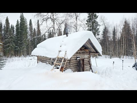 Видео: НОЧЕВКА В ТАЕЖНОЙ ИЗБЕ. ГОТОВИМ МЯСО НА ПЕЧИ. В ПЛАНАХ БЫЛА РЫБАЛКА.