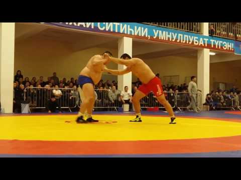 Видео: Айаал Лазарев против Увара Тимофеева