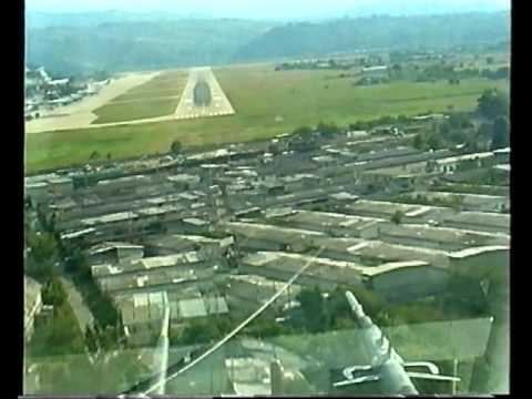 Видео: СУ-25 .Из серии "Без копюр" Предел и посадка в Адлере.