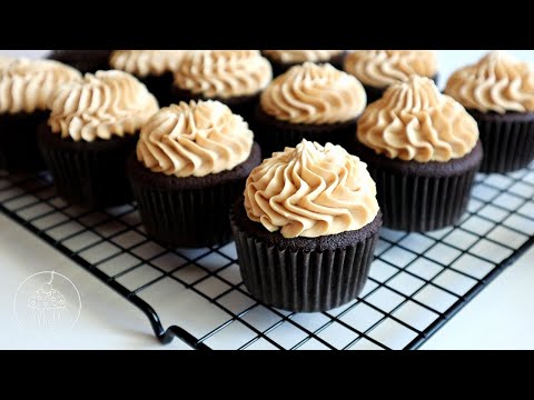 Видео: Шоколадные КАПКЕЙКИ с Карамелью и Карамельным кремом | Chocolate CAPCAKES with Caramel| LENA COOKING
