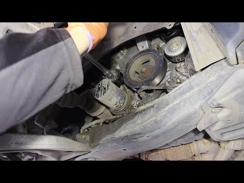 Видео: Замена подшипников в роликах приводного ремня на Ниссан Мурано Z51  Nissan Murano 2015 года