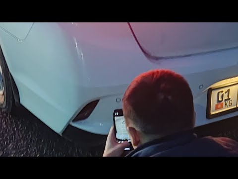 Видео: яндек такси Бишкек.тойота задний берип келип бамперимди сындырып койду !!!