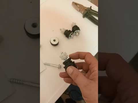 Видео: Стиральная машинка MIDEA .Извлечение транспортировочных болтов .  ОБ ЭТОМ НЕ СКАЗАНО В ИНСТРУКЦИИ !!