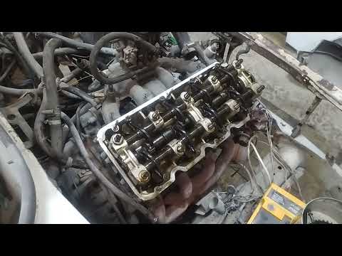 Видео: Замена прокладки ГБЦ часть1.  Ремонт москвича 2141.