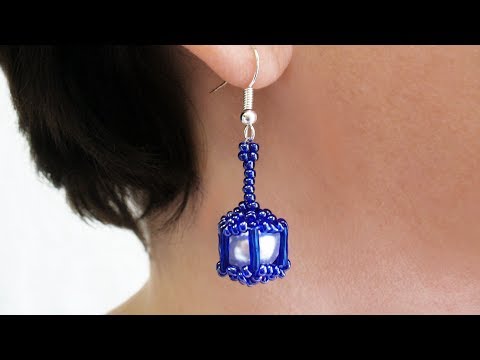 Видео: Серьги кубики из бисера