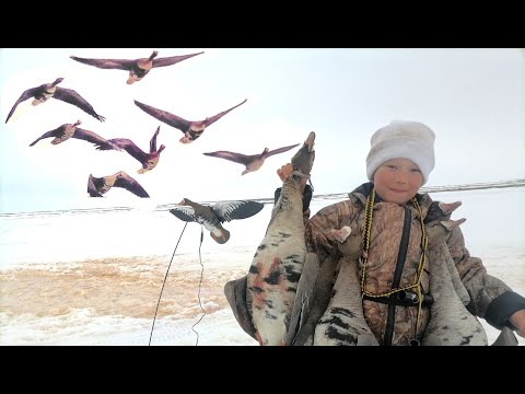 Видео: ВСЕ В СНЕГУ И ВО ЛЬДУ!!! ДОБЫЛИ И ПРИГОТОВИЛИ!! ВЕСЕННЯЯ ОХОТА 2024!!!