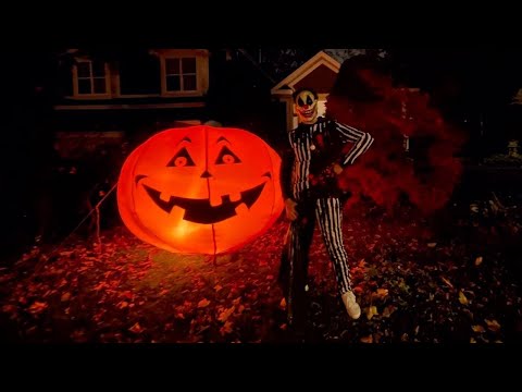 Видео: Хэллоуин в Канаде 🎃 | Собрал МЕШОК конфет и общался с людьми 🇨🇦