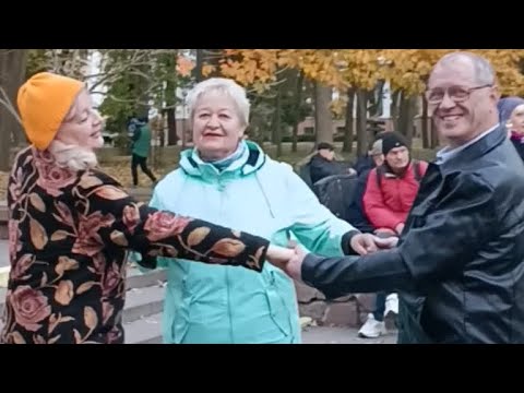 Видео: 26.10.24г. НА ТО ТЕБЯ ГОСПОДЬ БЛАГОСЛОВИЛ...   Звучит на танцплощадке в Гомельском парке