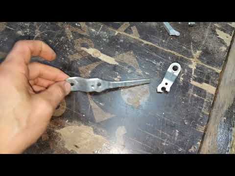 Видео: Ремонт сиденья Corsa D купе. Замена рычага откидывания