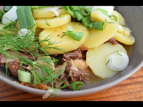 Видео: ТУШЕНАЯ КАРТОШКА КАК В ДЕТСТВЕ И МАРИНОВАННЫЕ ОГУРЦЫ В ПАКЕТЕ!