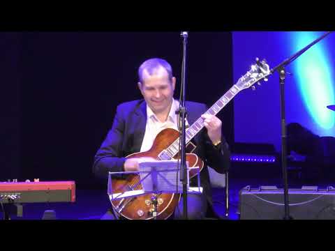 Видео: Джаз Мари "Old Devil Moon"