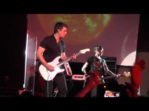 Видео: Бутусов и Ю Питер - Звезда по имени Солнце (Тверь 06/05/14)