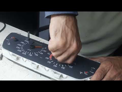 Видео: Снятие стрелок шитка приборов  ваз-2114