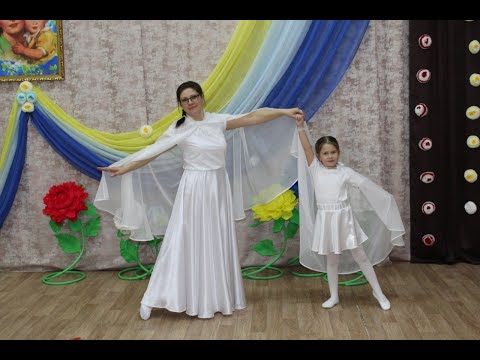 Видео: Танец мамы и дочки на День Матери "Мамочка"