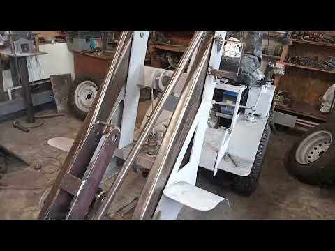 Видео: Продолжение сборки ПЕРЕДНЕЙ части МИНИ-ПОГРУЗЧИКА / Часть 4